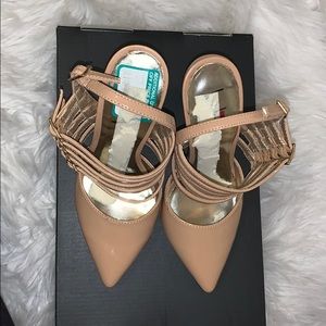 Size 5.5 (US) Nude Pump